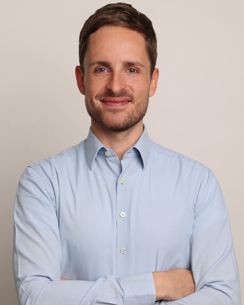Dr. Jonas Gross